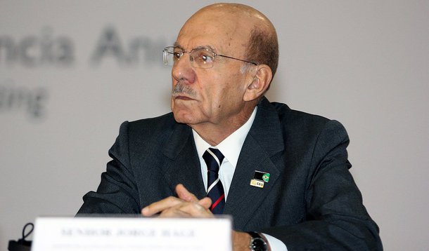 Empresas investigadas na Lava Jato serão convocadas para assinar acordos de leniência e continuar tocando as obras acertadas em contratos com a Petrobras; para isso, as empreiteiras terão que seguir várias exigências; "Nós queremos a colaboração com as investigações, revelando tudo o que elas sabem e o que é essencial para a CGU: o ressarcimento e a devolução dos ganhos indevidos", afirmou ao jornal Valor Econômico o ministro Jorge Hage, da Controladoria-Geral da União