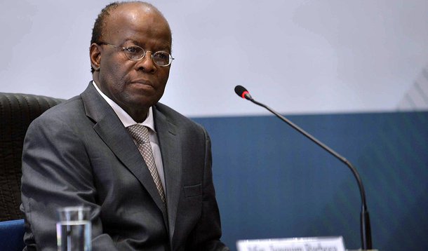 Ex-presidente do Supremo Tribunal Federal Joaquim Barbosa frustra intenções do PSDB, de Aécio Neves, e não vai se envolver na disputa eleitoral deste ano; ele diz que vai viajar para o exterior no dia 2 de outubro e só volta após 15 de novembro