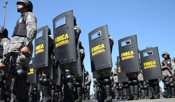 Em meio à onda de insegurança provocada por sucessivos ataques a ônibus e veículos particulares ocorridos nos últimos dias na capital e região metropolitana, a governadora do Maranhão, Roseana Sarney, pediu ajuda ao Ministério da Justiça para reforçar a presença da Força Nacional de Segurança Pública com o envio de mais tropas a São Luís; o estado, que já conta com o auxílio da Força Nacional de Segurança atuando no Complexo Penitenciário de Pedrinhas, onde 17 detentos morreram este ano