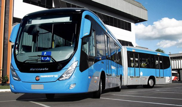 A prefeitura do Rio de Janeiro e a Secretaria Municipal de Transportes anunciaram que, a partir da próxima semana, dois novos ônibus começam a operar no Sistema BRT (Bus Rapid Transit) na zona oeste do Rio; outra novidade, segundo a prefeitura, é que os novos coletivos serão os maiores em circulação no país; o modelo será biarticulado, com 28 metros de comprimento e capacidade de transportar 270 passageiros por viagem, 70 a mais do que possui o maior ônibus em operação no sistema
