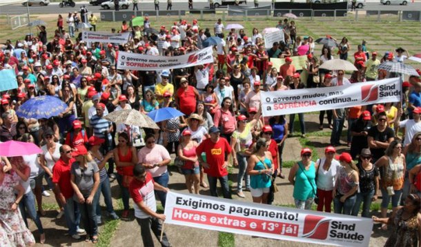 A proposta, aprovada em assembleia, prevê a intensificação do movimento até a próxima sexta (16), ou até que o governo do Distrito Federal apresente uma proposta de calendário para os salários e benefícios devidos; segundo o Executivo, o cronograma deve ser apresentado na quinta-feira (15); a categoria também decidiu que não fará horas extras até que o pagamento do benefício seja regularizado
 
 