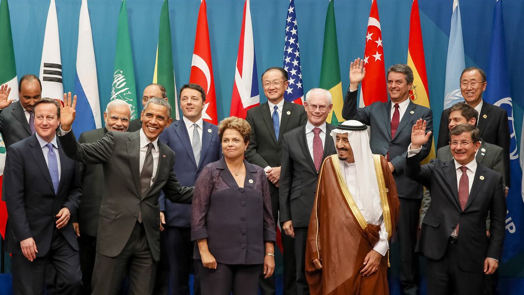 Depois das turbulências causadas pelo escândalo de espionagem, Brasil e Estados Unidos dão início à reaproximação bilateral; no G20, presidentes Dilma e Barack Obama discutiram a data de uma nova visita de estado a Washington