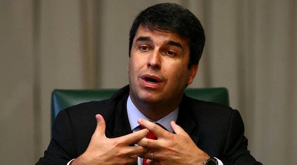 Se defendendo das acusações de desvio de dinheiro público, o ex-secretário de Desenvolvimento Social da prefeitura do Rio de Janeiro, Rodrigo Bethlen (PMDB-RJ), afirmou que todo seu dinheiro não é oriundo de sua vida pública, e que não existem provas de que ele desviou dinheiro público para uma conta na Suíça; “Eu não enriqueci com a política, tenho documentos para mostrar que nunca fiquei rico com política. Eu tenho tudo comprovado"; disse; "Não é dinheiro ilícito, e vou provar isso. Aliás, quem tem que provar algo é o MP”