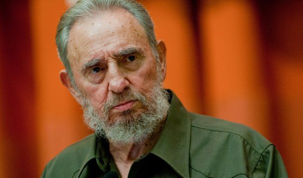 "Os EUA devem a Cuba o montante das indenizações referentes a danos, que equivalem a muitos milhões de dólares, como já denunciou nosso país com argumentos e dados irrecusáveis ao longo de suas intervenções nas Nações Unidas", escreveu em artigo o ex-presidente cubano, um dia antes da visita a Cuba pelo secretário de Estado norte-americano, John Kerry, para participar da cerimônia oficial de reabertura da embaixada americana em Havana