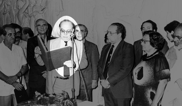 Cibilis da Rocha Viana, assessor do falecido político gaúcho Leonel Brizola, morreu, aos 94 anos, de falência múltipla dos órgãos no Rio de Janeiro; Viana foi chefe de gabinete dos governos do Rio Grande do Sul (década de 1950) e do Rio de Janeiro (década de 1980), além de ter sido um dos integrantes da Campanha da Legalidade de 1961, que garantiu a posse de João Goulart na Presidência da República; segundo nota divulgada pelo PDT, Viana foi um dos fundadores do partido, junto com Brizola e outras 124 pessoas, em 1979