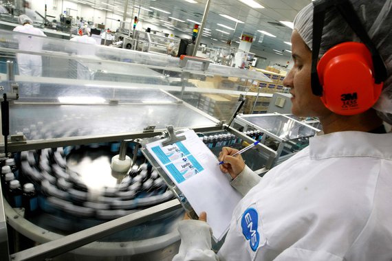 Projeção de queda do PIB do setor aumentou de 0,5% para 1,7%, segundo a Confederação Nacional da Indústria; estimativa do PIB total brasileiro também foi reduzida este ano, de 1% para 0,5%