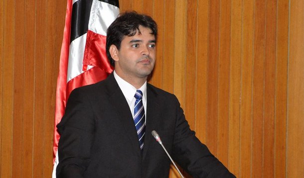 O deputado federal Rubens Júnior (PC doB-MA) apresentou um projeto para limitar os gastos de candidatos a prefeitura e a vereador na campanha de 2016; é que informa o colunista Lauro Jardim; de acordo com a proposta, nos municípios com até 200 mil eleitores, cada candidato a prefeito poderá gastar até R$ 5,00 por eleitor, e a vereador até um R$ 1,00; em cidades maiores, candidatos a prefeito poderão gastar R$ 3,00 por eleitor, e os que concorrem às Câmaras, R$ 0,50