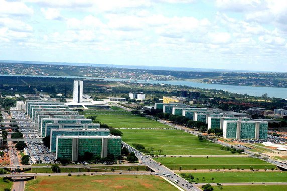 Com a estabilização da queda de popularidade da presidenta e do governo, e o fracasso das marchas oposicionistas e sua verdadeira plataforma (o Impeachment), a luta política entrou em numa nova etapa