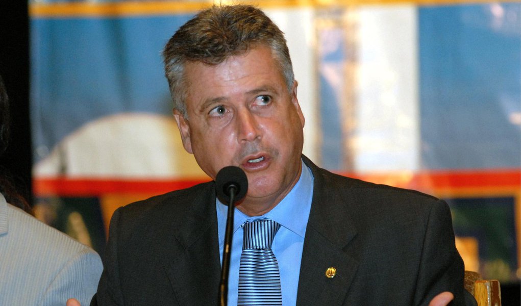 O governador eleito do Distrito Federal Rodrigo Rollemberg (PSB) tem dito a seus aliados mais próximos que pretende iniciar sua gestão acompanhado de um secretariado de projeção nacional. Na equipe de transição, a meta tem acordo entre os partidos da coligação original – PSD, PDT e Solidariedade