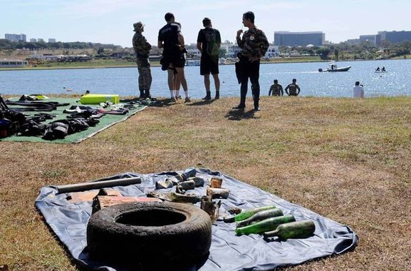 A Agência Reguladora de Águas, Energia e Saneamento Básico do Distrito Federal (Adasa) realiza nos dias 17, 18 e 19 de setembro a quarta edição da Semana Lago Limpo, e novamente os reeducandos da Funap irão participar da iniciativa; cerca de 100 trabalhadores em cumprimento de pena devem participar da ação neste ano, pelo menos 20 a mais em relação à 2013