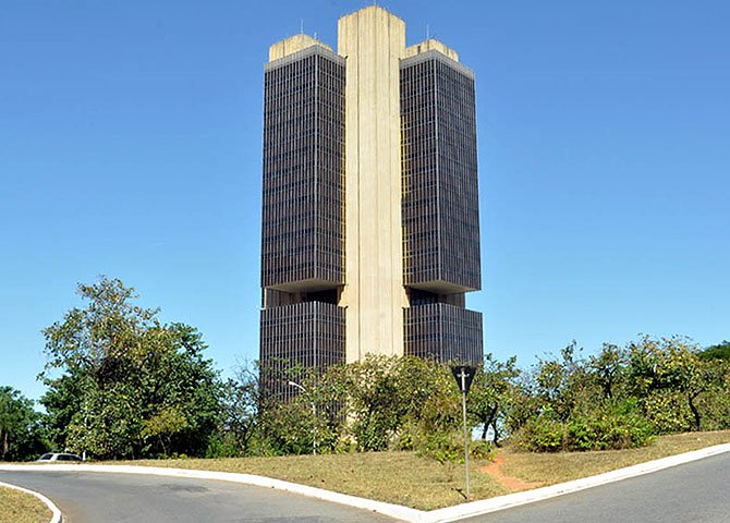 Quem acha que atacar a proposta de independência do Banco Central é "hipocrisia", "golpe de esperteza" e "marketing" é quem não compreende o papel decisivo do capital financeiro na definição do conteúdo social da "Nação" brasileira