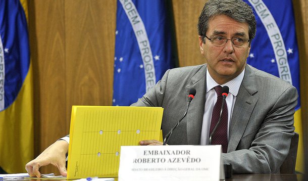 Segundo o jornal "New Zeland Herald" e o site americano "The Intercept", brasileiro Roberto Azevêdo teve sua caixa de e-mail monitorada nas semanas que antecederam sua escolha para o cargo de diretor-geral da OMC (Organização Mundial do Comércio), em maio de 2013
