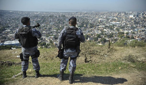 Segundo a Polícia Militar do Estado do Rio de Janeiro (Pmerj), a partir da próxima semana serão enviados cerca de 600 policiais para os municípios de Duque de Caxias e Nova Iguaçu, na Baixada Fluminense, e de São Gonçalo, na Grande Niterói, divididos em 200 para cada cidade; a decisão foi tomada após o aumento da violência nessas regiões