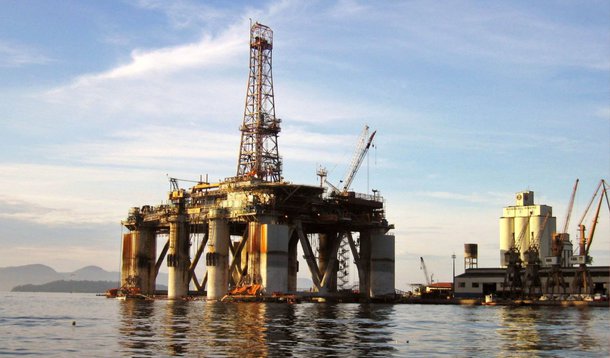 Plano Decenal de Energia divulgado nesta quarta-feira, 10, pela Empresa de Pesquisa Energética (EPE), indica que a produção de petróleo do Brasil atingirá cerca de 5 milhões de barris por dia até 2023; dois terços deste total deverão ser extraídos do pré-sal; segundo o novo plano decenal, a demanda de petróleo do Brasil em 2023 alcançará 3,5 milhões de bpd, com excedente de 1,5 milhão de bpd para exportação; produção de etanol terá um crescimento menor do que a de petróleo, mas ainda assim aumentará 71,4%