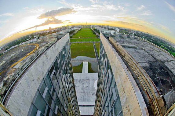 Entre as demandas, estão a instalação do Conselho de Comunicação do DF, acesso à banda larga, a criação de uma TV Pública distrital e mais investimentos na Rádio Cultura, que também é pública; grupo também pede a aprovação de um novo marco regulatório da comunicação pelo Congresso Nacional