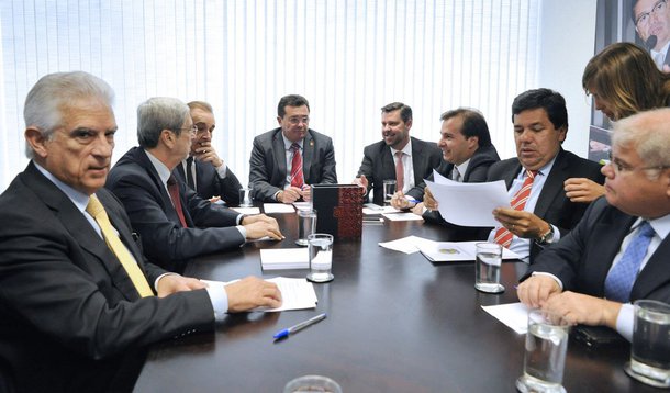 Logo após reunião de líderes do Congresso, nesta manhã, o senador Vital do Rêgo (PMDB-PB), presidente da CPI Mista da Petrobras, informou que o ex-diretor da estatal Paulo Roberto Costa será convocado a depor na comissão; expectativa é de que ele seja ouvido na próxima quarta-feira 17 e a CPI já está tomando providências para seu transporte do Paraná, onde está preso, para Brasília