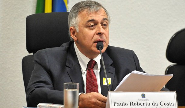 O procurador-geral da República, Rodrigo Janot, afirmou antes da chegada do ex-diretor da Petrobras que, em casos de delação premiada, o sigilo é obrigatório. "A lei impede que qualquer pessoa se refira a eventual delação e a seu conteúdo. É imposição do sigilo legal", salientou