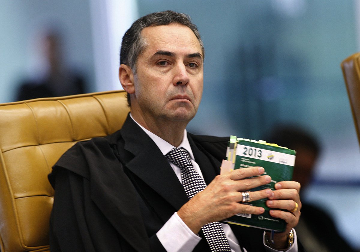 Ministro do Supremo Tribunal Federal negou recurso apresentado pela Procuradoria Geral da República que tentava validar as provas da Operação Castelo de Areia, deflagrada em 2009; investigação apurou o envolvimento da construtora Camargo Corrêa em desvio de dinheiro de obras públicas; provas foram consideradas ilegais em 2011, uma vez que denúncia foi anônimo e juiz não poderia ter autorizado quebra de sigilo