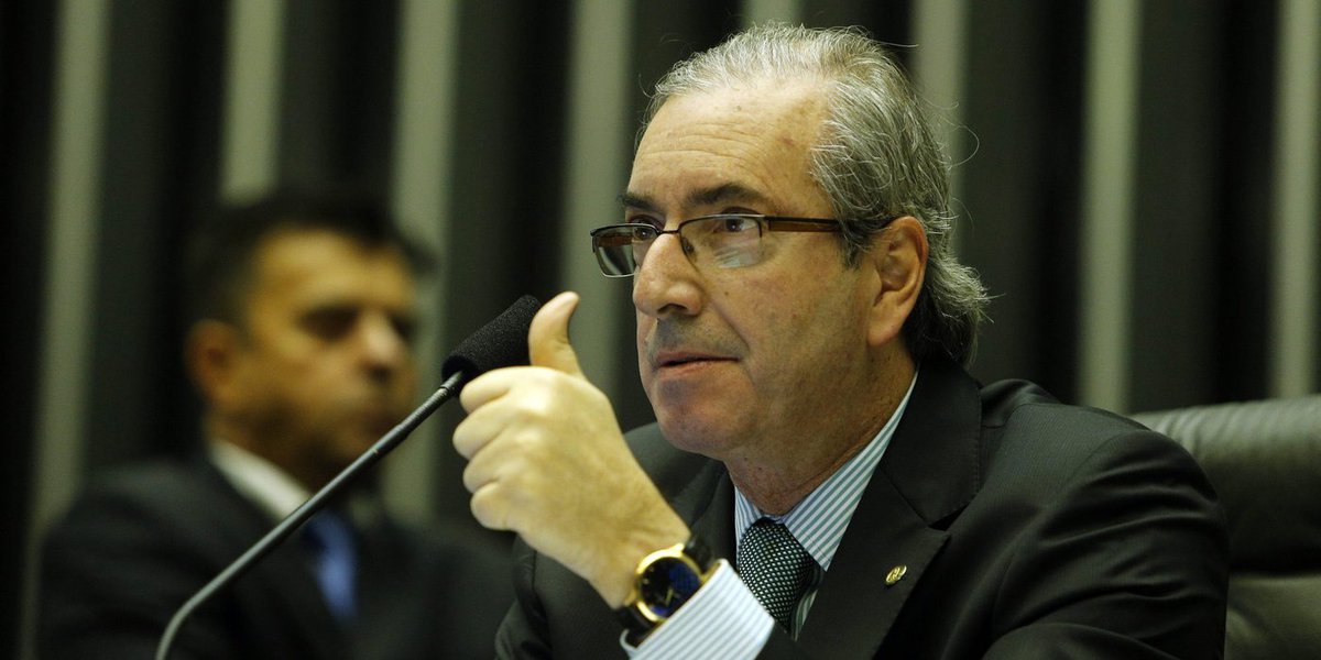 Aprovado pela Câmara na quarta-feira (8), o texto-base do projeto de lei que regulamenta a terceirização ainda percorrerá um longo percurso antes de entrar em vigor sob a forma de lei, podendo inclusive ser vetado total ou em parte pela presidenta Dilma Rousseff; devido a um acordo feito pouco antes da votação, os destaques apresentados ao texto do relator do projeto, deputado Arthur Oliveira Maia (SD-BA), só serão apreciados e votados a partir de terça (14), o que, na prática, significa que ele pode sofrer alterações na própria Câmara