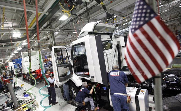 A economia dos Estados Unidos cresceu no ritmo mais rápido em 11 anos no terceiro trimestre deste ano, o sinal mais forte até agora de que a expansão da atividade norte-americana realmente acelerou o passo; é o ritmo de crescimento mais rápido desde o terceiro trimestre de 2003