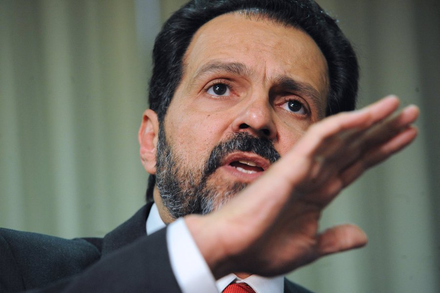 Ministério Público do Distrito Federal contesta reajustes concedidos pelo governo de Agnelo Queiroz (PT) por falta de previsão orçamentária em 2015 para cumprir com as obrigações salariais proporcionadas pelos aumentos; Orçamento de 2015 veio com previsão de R$ 184,9 milhões para os reajustes, mas os benefícios ultrapassam os R$ 600 milhões