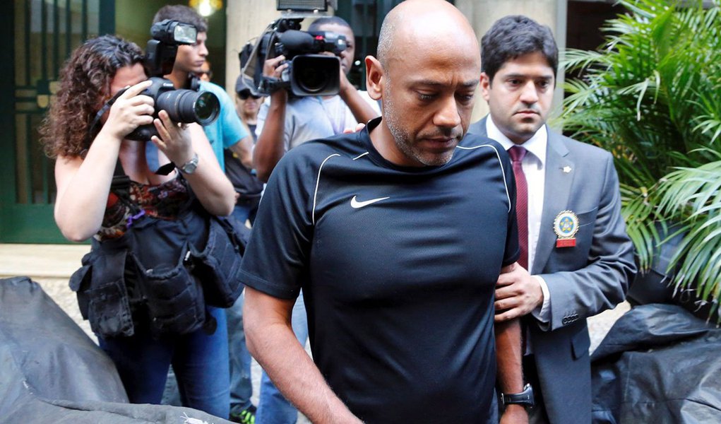 A informação partiu do coronel Alexandre Fontenelle, em delação premiada; o depoimento do militar pode ser a ponta de um iceberg que já começou a emergir e causar turbulências na cúpula da PM; ele é um dos 24 PMs presos durante a operação Amigos S/A, para desarticular uma suposta quadrilha formada por agentes do Rio envolvidos em esquema de corrupção