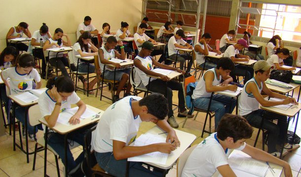 A Região Metropolitana de São Luís tem o melhor acesso à educação; é que apontam os dados do Índice de Desenvolvimento Humano Municipal (IDHM); em segundo lugar vem São Paulo (0,737), seguida por Distrito Federal e Curitiba, ambas com 0,701; por outro lado, o estado ocupa a 26ª posição entre as 27 unidades federativas brasileiras segundo o IDHM; os dados são o Atlas do Desenvolvimento Humano nas Regiões Metropolitanas Brasileiras