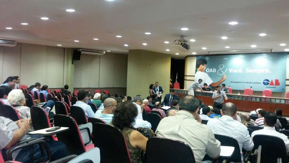 Entidades e sociedade civil maranhenses se reuniram em prol de uma mobilização para fazer chegar ao Congresso Nacional um Projeto de Lei, de iniciativa popular, com o objetivo de regulamentar a Reforma Política no país; mais de 170 lideranças estiveram presentes, entre eles Dom Belisário, Arcebispo de São Luís, além de representante da OAB/MA, da Maçonaria, dois deputados estaduais, um deputado federal, representantes de movimentos estudantis, de juventude, de mulheres, da CUT, CTB, UNE, Sindicato dos Químicos e outras entidades
