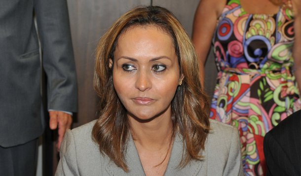 O Supremo Tribunal Federal (STF) aceitou hoje (2) denúncia contra a deputada federal Jaqueline Roriz (PMN-DF) por suposta prática de peculato, com base em vídeo divulgado em 2006, no qual ela e o marido, Manoel Costa de Oliveira Neto, aparecem recebendo R$ 80 mil em dinheiro do então secretário de Governo do Distrito Federal, Durval Barbosa; com a decisão, Jaqueline, que havia sido condenada por improbidade administrativa em segunda instância pelo Tribunal de Justiça do Distrito Federal (TJDF), também responderá no STF por suspeita de apropriação, em proveito próprio, de recurso público