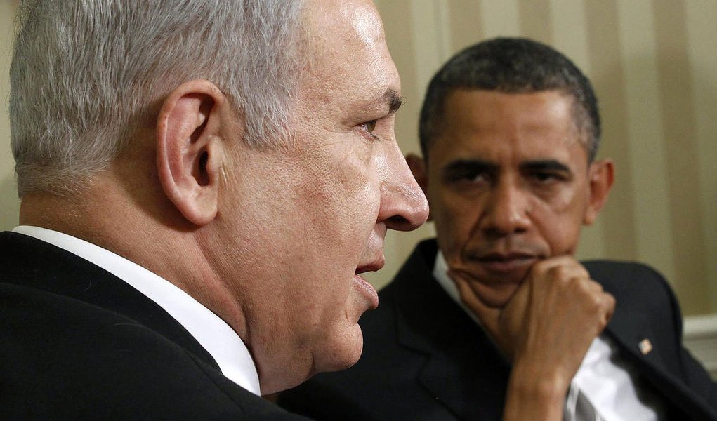 Presidente dos Estados Unidos, Barack Obama, fez uma nova reprimenda contra Benjamin Netanyahu nesta quinta-feira, após o primeiro-ministro israelense se posicionar contra a criação do Estado palestino durante sua campanha de reeleição; ele sinalizou que Washington poderá reconsiderar sua política de blindagem ao aliado Israel, que dura décadas, diante da pressão internacional no âmbito da Organização das Nações Unidas (ONU)