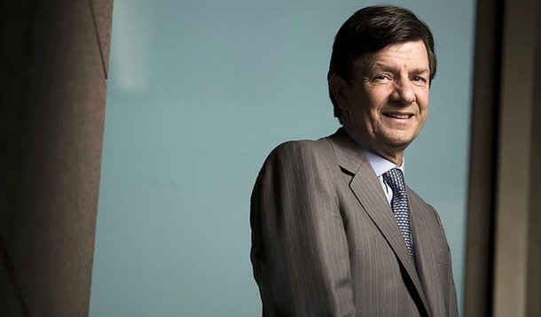 Em Davos, presidente do Itau Unibanco, Roberto Setubal, disse que o novo ambiente macroeconômico pode forçar "ajustes drásticos" nas contas correntes e nas moedas de países emergentes; ele acredita ainda que a queda das commodities “é, até agora, parcialmente permanente”