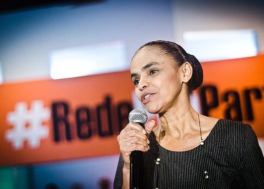 O "fenômeno" não durou muito tempo e, no segundo turno, revelou sua matriz conservadora. Marina Silva apoiou o cambaleante Aécio Neves e subiu no palanque de notórios direitistas