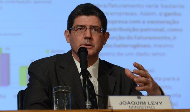 O ministro da Fazendo, Joaquim Levy, disse que o fundamento do que o governo está fazendo na economia está relacionado com as mudanças políticas executadas pelos principais parceiros mundiais do Brasil; "A presidenta Dilma Rousseff fala que o mundo mudou não porque é uma desculpa, mas porque precisamos nos adaptar: senão, fica impossível continuar com a política anticíclica. Primeiro, porque as contas não aguentam; segundo, porque nossos parceiros estão em outra", disse