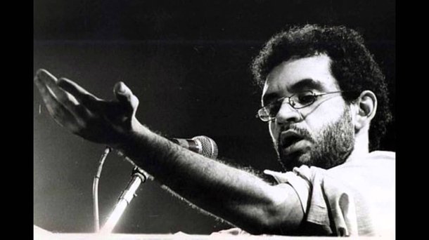 Em artigo especial para o 247, o jornalista Palmério Doria avalia a disputa pelo uso da marca Legião Urbana, que foi criada por Renato Russo, mas é disputada por ex-integrantes da banda; "Os ambiciosos ex-pajens de Renato estão perdendo no mérito. Não vão morder o dinheiro que não lhes pertence", diz ele; Doria também questiona o uso de canções de Renato, como ´Que país é esse?´em manifestações de extrema-direita; "O mais amargo tributo que os grandes artistas pagam é o eventual desvio de finalidade das obras que nos legam"