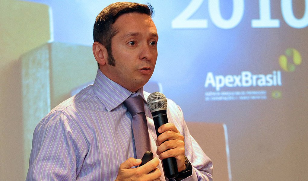 Data marcada para o evento é terça-feira que vem, e deve reunir o mesmo e extenso grupo de empresários e executivos financeiros do Bank of America que participaram do encontro com o PSB. Desta vez, os empresários ouvirão Alessandro Teixeira, coordenador geral do programa de governo de Dilma