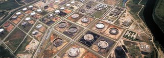 A conclusão de problemáticas refinarias em Pernambuco e Rio de Janeiro estará prevista no Plano de Negócios 2015-2019 da Petrobras a ser divulgado até junho, mas ainda há incertezas sobre quando e como serão efetivados os investimentos para o encerramento das obras nas unidades envolvidas no escândalo de corrupção