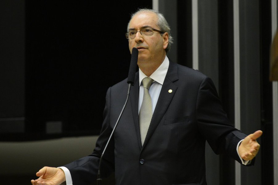 Deputado federal Eduardo Cunha (PMDB-RJ) segue favorito para presidir a Câmara dos Deputados a partir de fevereiro, independentemente do resultado das urnas deste domingo; a seu favor, ele conta com uma boa relação com a oposição e com o apoio da igreja evangélica