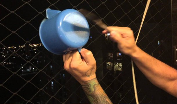 O panelaço que estampou capas dos principais jornais brasileiros não foi uma reação espontânea às palavras ditas por Dilma Rousseff em seu discurso no Dia Internacional da Mulher, mas sim uma resposta à convocação feita pela internet, segundo líderes de grupos que atuam nas redes sociais; o barulho foi articulado na semana anterior por pelo menos três grupos: Revoltados Online, Vem pra Rua e Movimento Brasil Livre; "Independente do que fosse dito ela tomaria o panelaço”, afirma Marcello Reis, líder do Revoltados Online