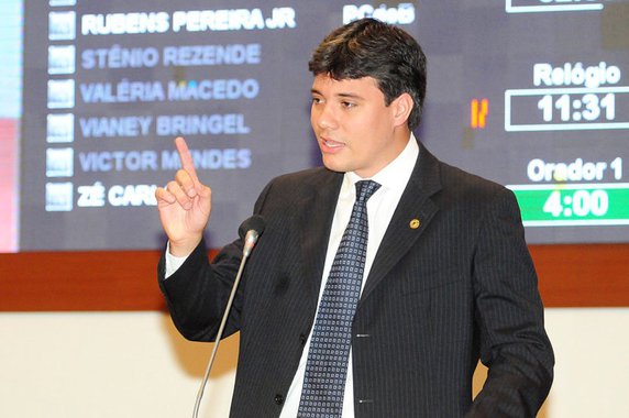 O deputado Neto Evangelista (PSDB) foi anunciado há pouco como próximo secretário de Desenvolvimento Social do Maranhão; a informação foi dada pelo governador eleito, Flávio Dino (PCdoB), por meio das redes sociais; com o desafio de diminuir as desigualdades sociais no Estado, o novo secretário será responsável pela gestão de políticas públicas relacionadas ao combate à pobreza e inserção produtiva das famílias maranhenses