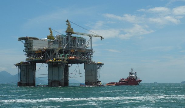 Produção total no mês de dezembro de 2014, no Brasil e no exterior, atingiu a média de 2 milhões 863 mil barris de óleo equivalente por dia, melhor resultado da história da estatal