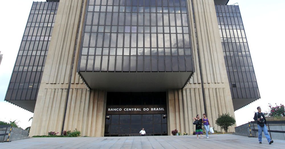 Taxa média de juros com recursos livres, comumente utilizados pelo mercado, custou para as pessoas físicas, em novembro, 44,2% ao ano, informou o Banco Central