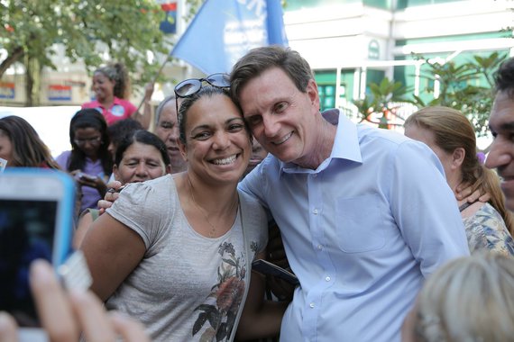 Levantamento feito entre os dias 6 e 8 de outubro coloca candidato to PMDB, Luis Fernando Pezão, com 36% das intenções de voto, quase 10 pontos percentuais abaixo de Marcelo Crivella (PRB), que segundo o Instituto teve 44% das intenções de voto; essa é uma reviravolta, já que no primeiro turno Pezão liderou todas as pesquisas