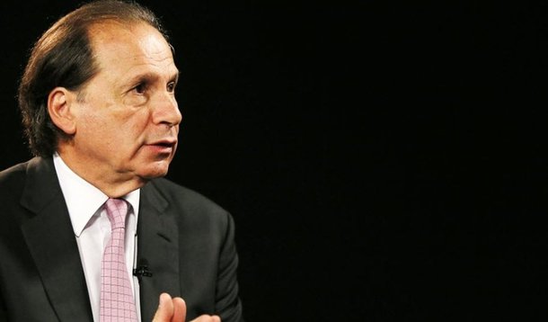 Diretor-presidente da Companhia Siderúrgica Nacional, Benjamin Steinbruch reconhece que somos recordista persistente em taxas de juros no mundo, mas lembra que o balanço da Petrobras resgatou a confiança do empresariado e que a ameaça do racionamento de energia está praticamente afastada: “A crítica equilibrada nem ostenta otimismo ingênuo nem adota posição difamatória sobre a economia”