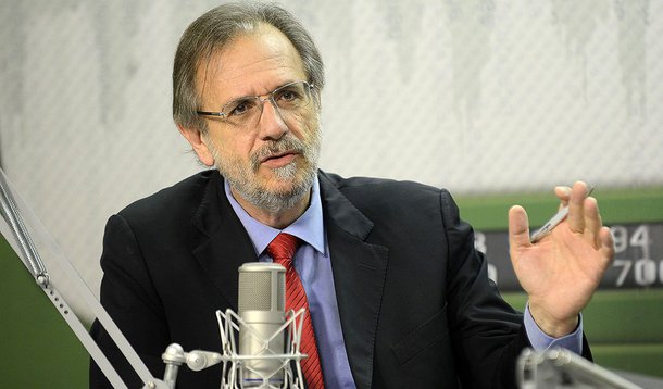 Ministro do Desenvolvimento Agrário e braço-direito de Dilma Rousseff na campanha, Miguel Rossetto afirma que tema é um dos pontos centrais defendidos pelo PT na reforma política: “O padrão de financiamento empresarial é insustentável, ele se articula e estimula um processo pouco claro, pouco transparente, para a democracia. Ele estimula um espaço e um ambiente de corrupção, que ninguém aceita mais”