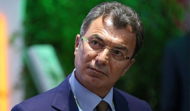 O bilionário russo Filaret Galchev, segundo maior acionista da suíça Holcim, está tentando dificultar o esforço de Holcim e Lafarge de criar a maior cimenteira do mundo, pouco antes de uma votação de acionistas para ratificar a fusão; magnata de 51 anos rejeita os termos já revisados em favor da Holcim como "não satisfatórios e pela metade"