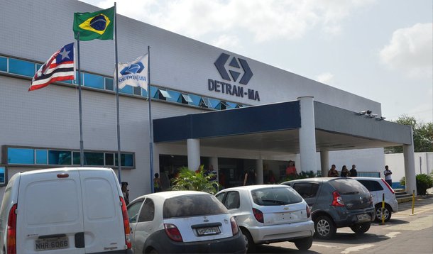 Diante da forte reação dos antigos beneficiários dos esquemas de corrupção no Detran, a direção do órgão expediu na noite de ontem nota de esclarecimento sobre o motivo da gritaria dos náufragos da oligarquia Sarney; na nota encaminhada à imprensa, o Detran-MA prestar todos os esclarecimentos sobre a contratação da BR Construções; governo diz que a contratação emergencial da empresa obedeceu a todos os ditames da legislação federal e estadual, a fim de atender ao Termo de Ajustamento de Conduta (TAC) e, com esse termo, evitou prejuízo de R$ 1 bilhão ao Estado