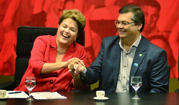 O governador eleito do Maranhão, Flávio Dino (PC do B), após declarar apoio à reeleição da presidente Dilma parabenizou a petista pela vitória que garante ao PT o quarto mandato consecutivo; "Desejamos que esse novo período seja marcado pela continuidade de importantes programas sociais, a exemplo do 'Minha Casa, Minha Vida', bem como pela concretização de novos projetos, defendidos na campanha - como o 'Mais Especialidades' na área da saúde", disse o comunista, em nota