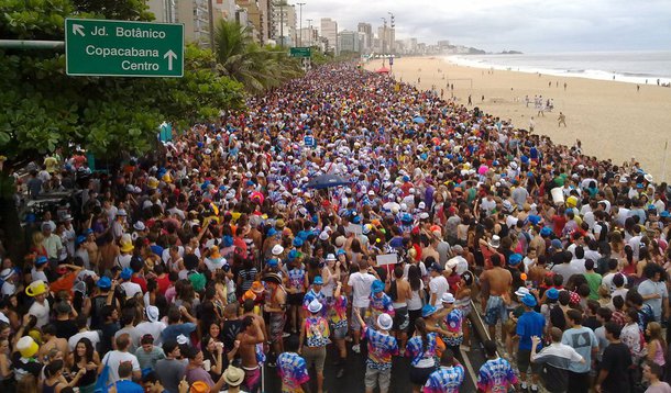 Segundo as estimativas do Ministério do Turismo, o carnaval deverá atrair cerca de 1,3 milhão de turistas para os municípios do Rio de Janeiro, Búzios, Cabo Frio, Petrópolis, Angra dos Reis e Paraty; os gastos de turistas estão estimados em R$ 1,2 bilhão; a média de gasto por pessoa deve ficar em cerca de R$ 982 durante a festa; os números superam os atingidos em 2014, quando as cidades reuniram 1,2 milhão de turistas e arrecadaram R$ 1,18 bilhão