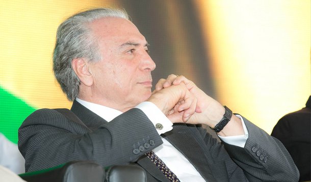 Governo faz uma nova investida para avançar com as propostas de ajuste fiscal que aguardam votação no Senado; ministros Joaquim Levy (Fazenda), Nelson Barbosa (Planejamento), Carlos Eduardo Gabas (Previdência) e Eliseu Padilha ( Aviação Civil) têm uma reunião com o vice-presidente da República e articulador do governo no Parlamento, Michel Temer, e os líderes do governo na Câmara, deputado José Guimarães (PT-CE), e no Congresso, senador José Pimentel (PT-CE); eles vão discutir sobre lterações das regras para solicitação de seguro-desemprego, defeso, pensão por morte e abono salarial