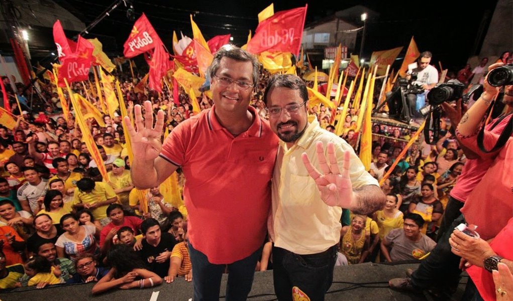Governo eleito do Maranhão, Flávio Dino (PC do B), afirmou que, se conseguimos derrotar Sarney no Maranhão é possível derrotar seus aliados aqui no Amapá e livrar de vez este Estado das mãos que atrasaram essas duas unidades da federação"; a declaração foi concedida no Amapá, em comício do governador e candidato à reeleição Camilo Capiberibe (PSB)